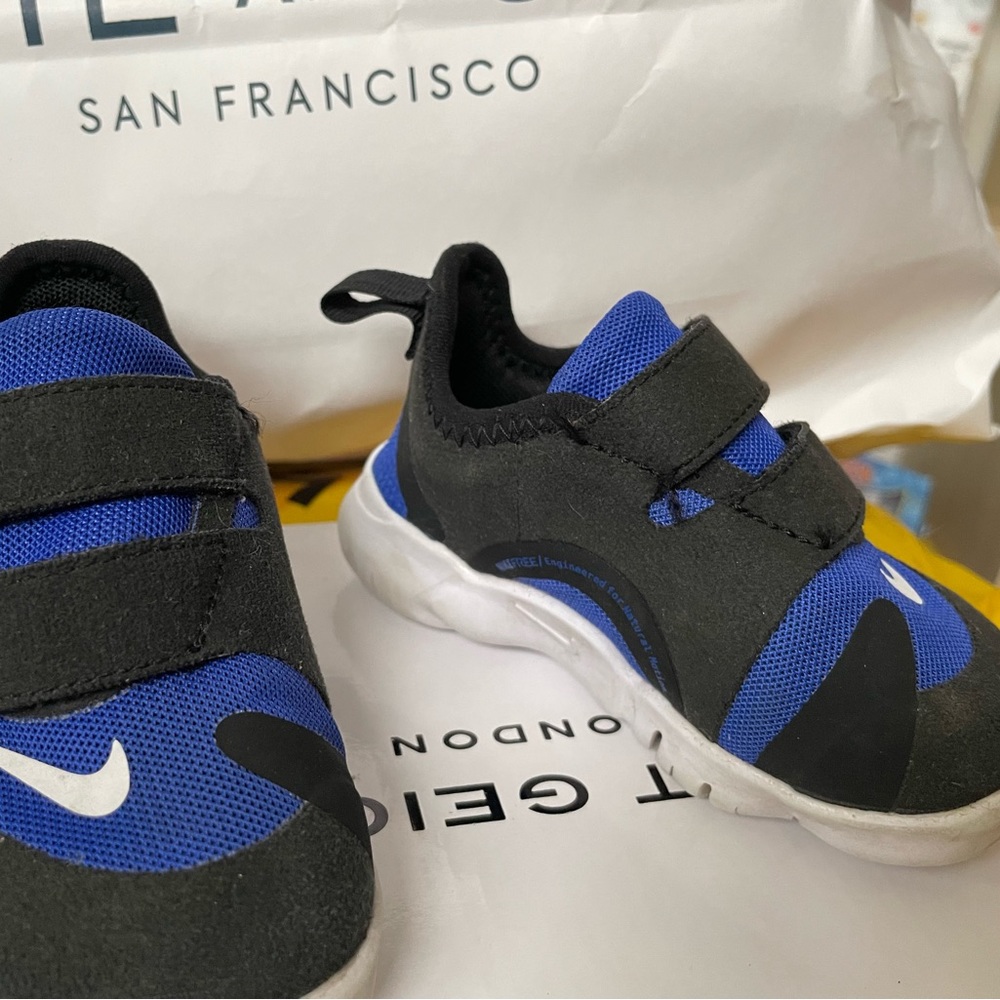 ♥️ baby toddler boy Nike super lightweight blue sneakers shoes